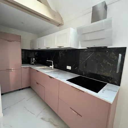 Cozy Duplex With Terrace 3km From Magny-le-Hongre