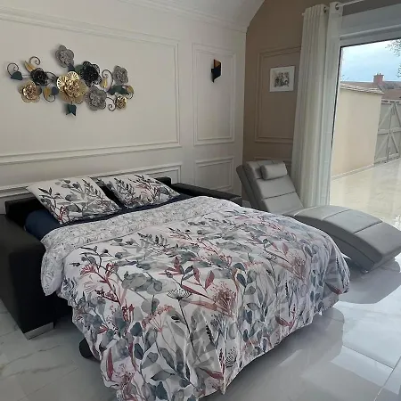 Apartment Cozy Duplex With Terrace 3km From Magny-le-Hongre